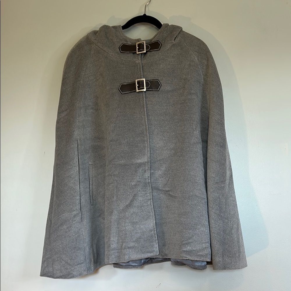 Chartou Gray Poncho size large